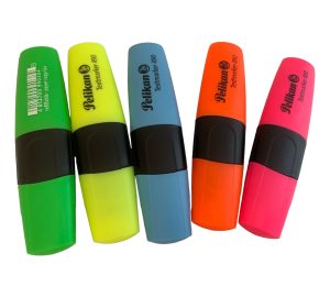 Single Palikan highlighter pen, perfect for precise highlighting